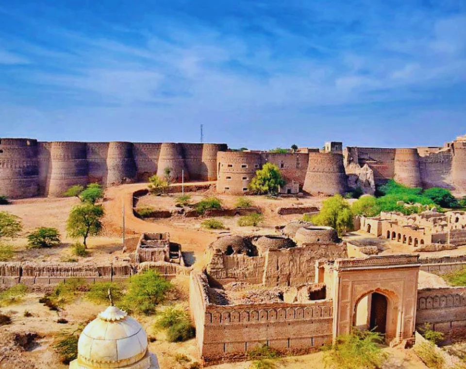You are currently viewing Derawar (Desert) Forts, Bahawalpur