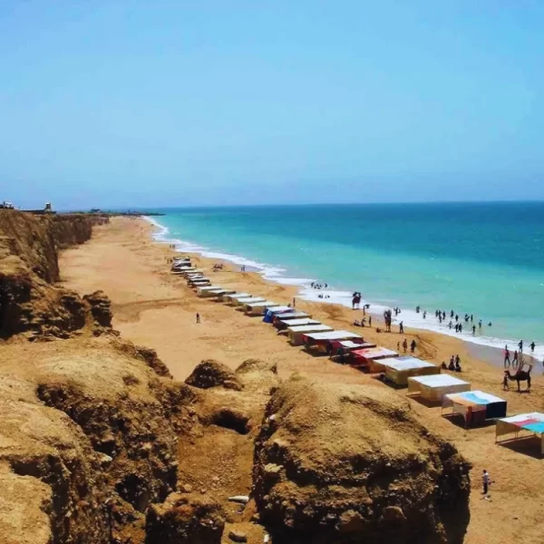 Read more about the article Hawke’s Bay Beach, Karachi