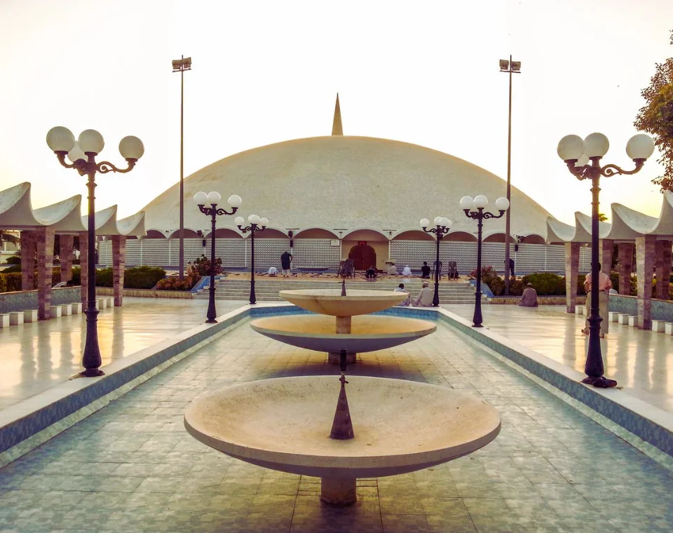 Read more about the article Masjid-e-Tooba, Karachi