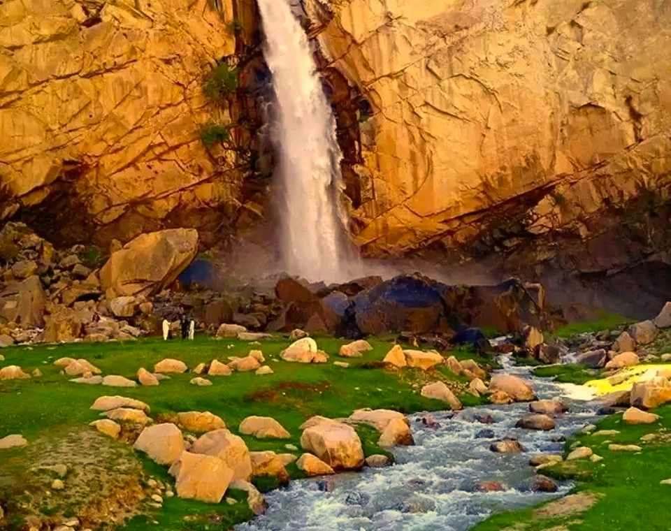 Read more about the article Khamosh Waterfall
