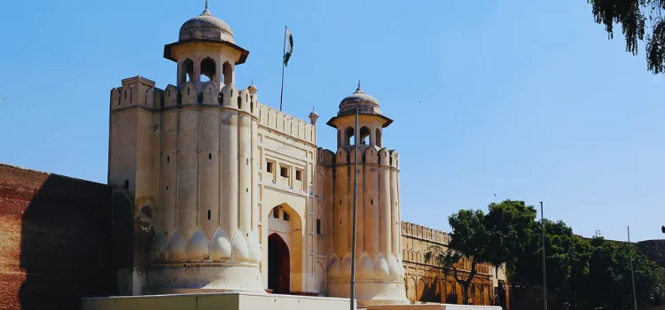 best places Lahore fort