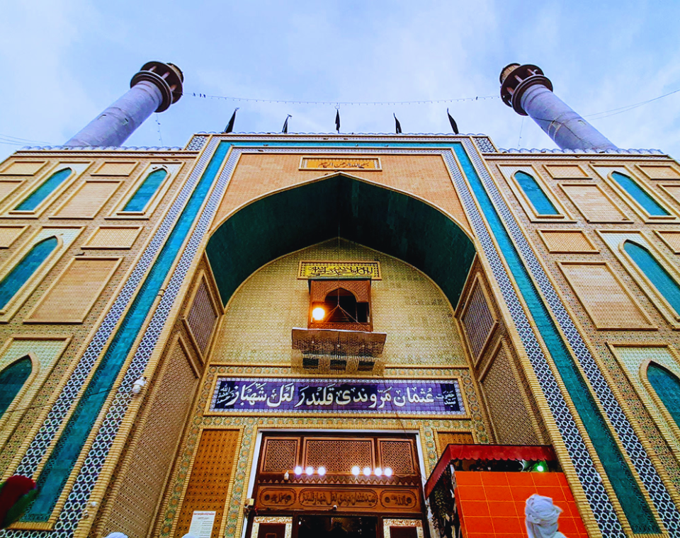 Read more about the article Lal Shahbaz Qalandar, Sehwan